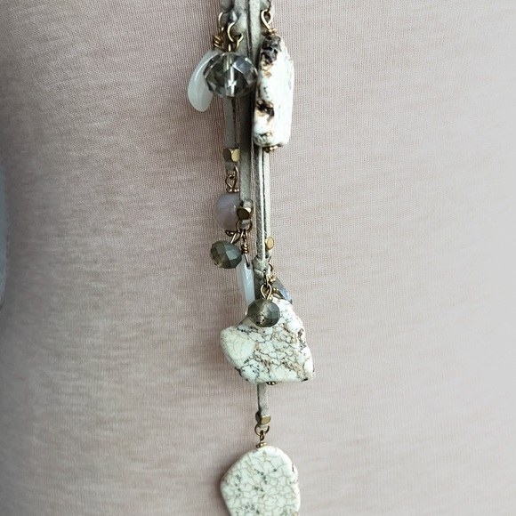 Faux stone Necklace - Picture 5 of 5